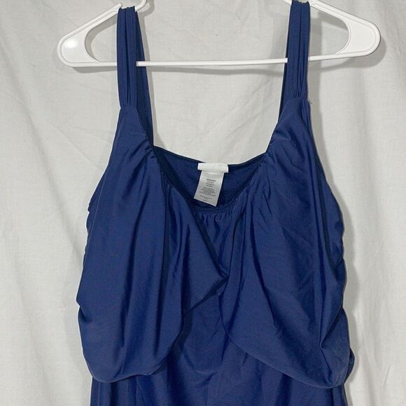 Jaclyn Smith blathering suit - Picture 2 of 10